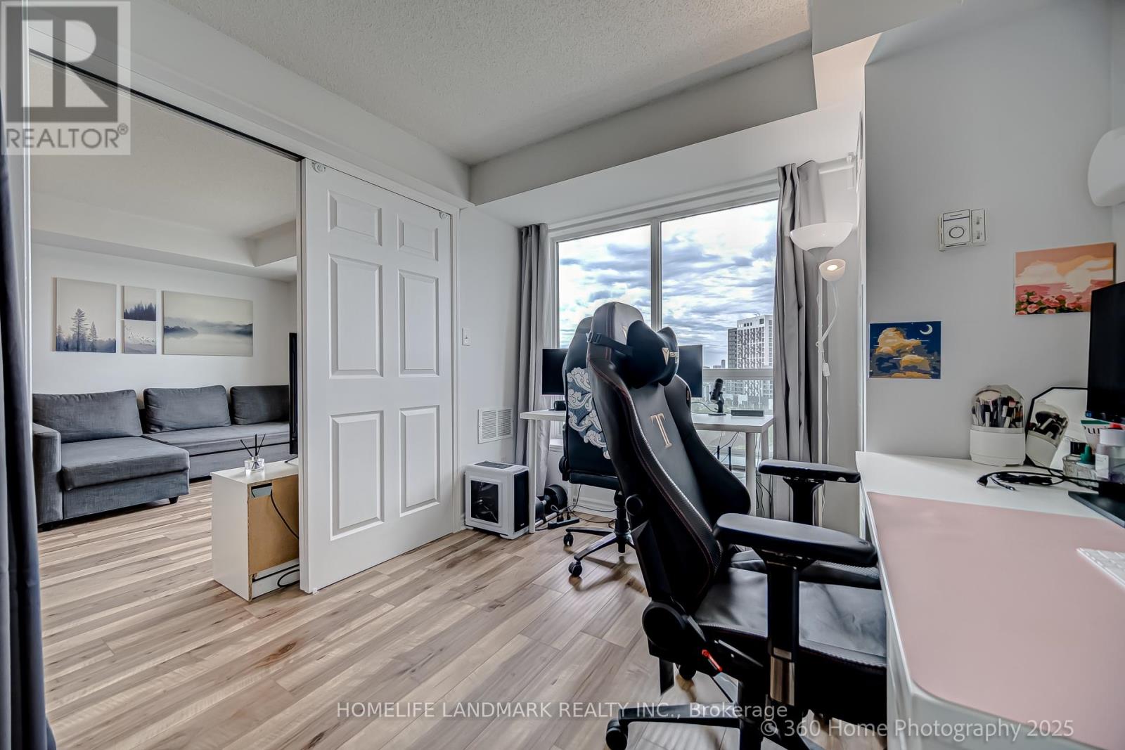 Photo 16 of 817 51 Baffin Court, Richmond Hill ON