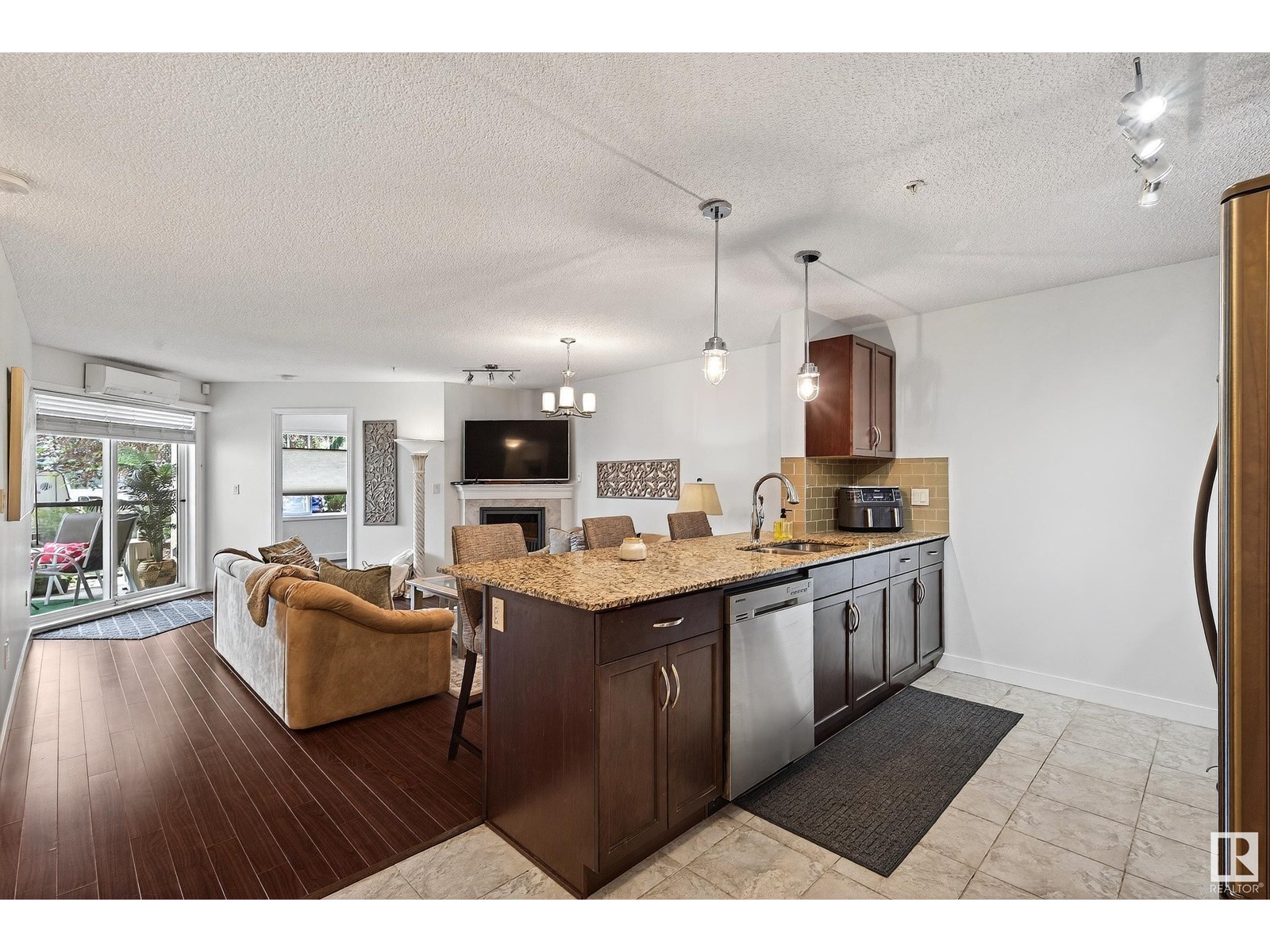 Photo 10 of 125 2045 Grantham Co Nw, Edmonton AB