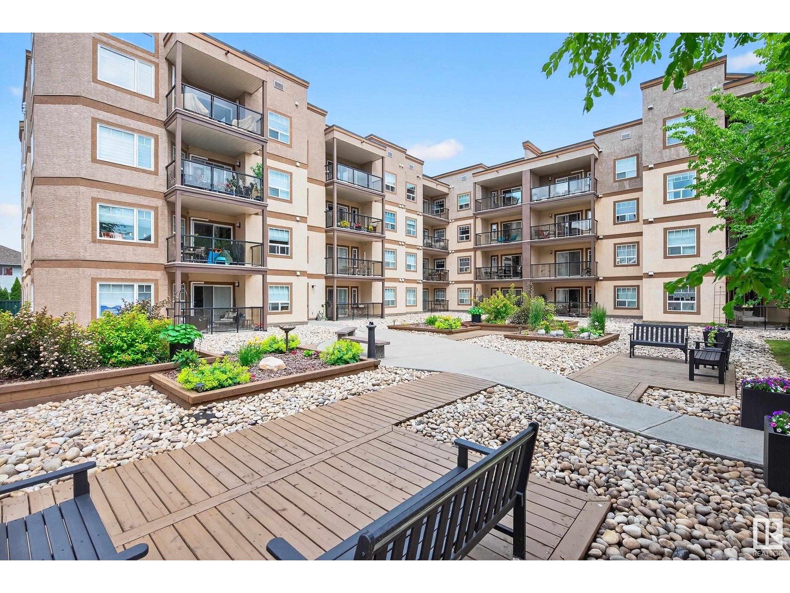 Photo 2 of 125 2045 Grantham Co Nw, Edmonton AB