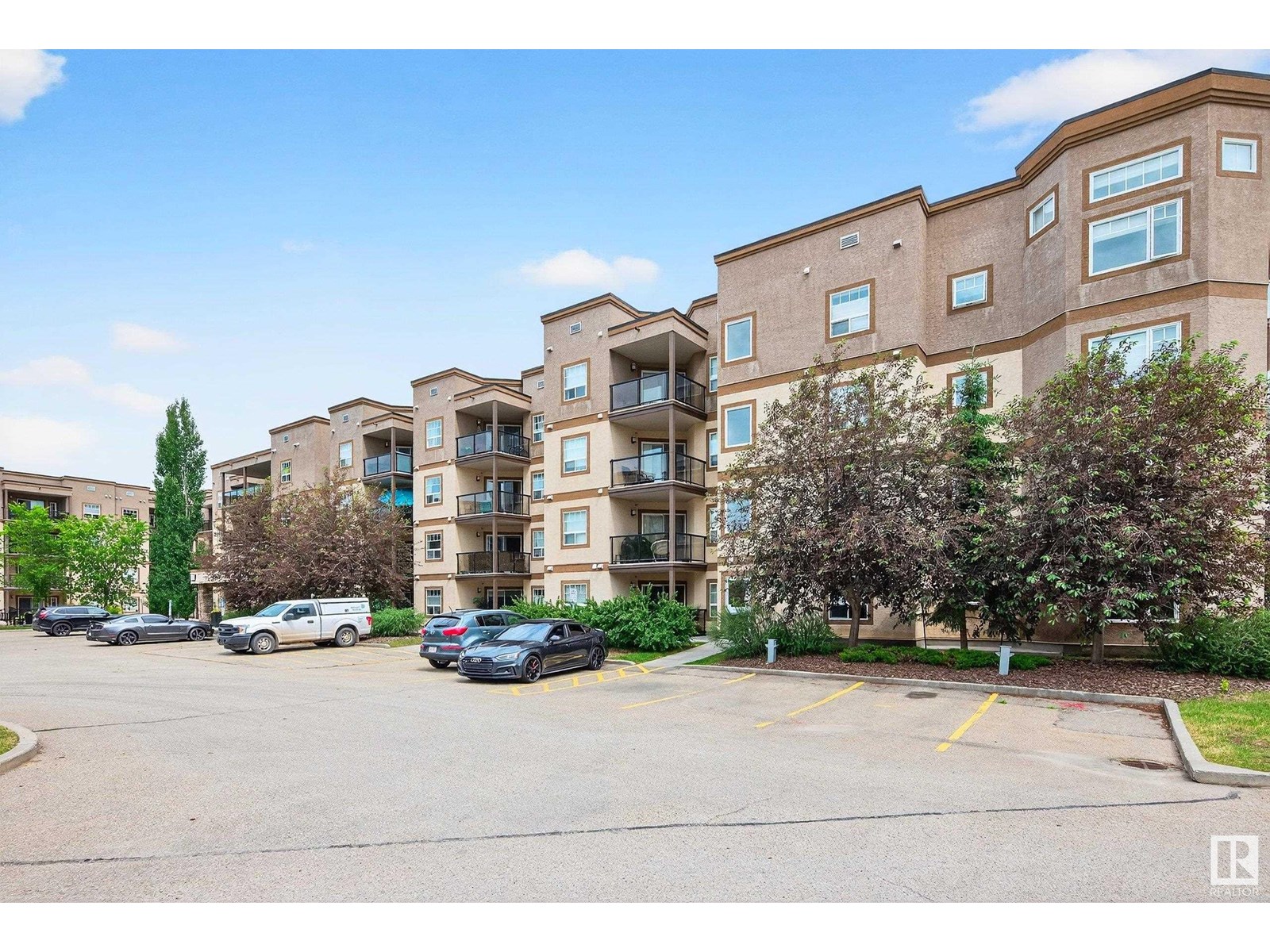 Photo 3 of 125 2045 Grantham Co Nw, Edmonton AB