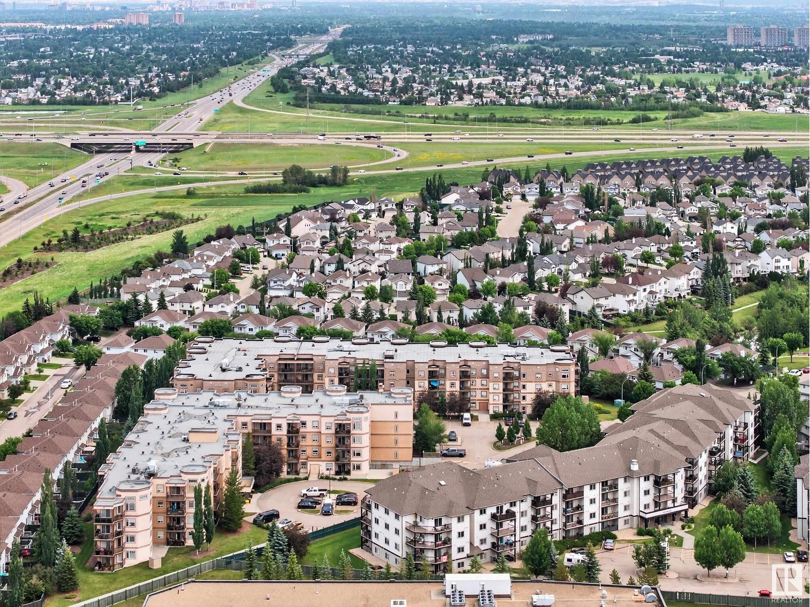 Photo 42 of 125 2045 Grantham Co Nw, Edmonton AB