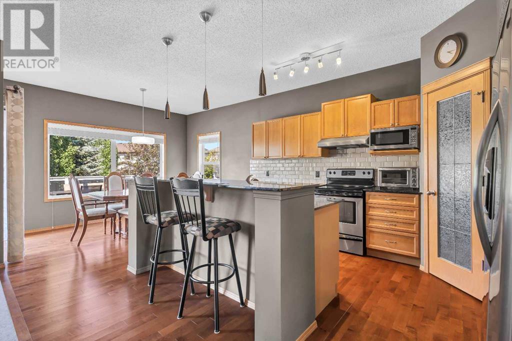 40 Panamount Circle NW Photo 3 - Calgary Real Estate