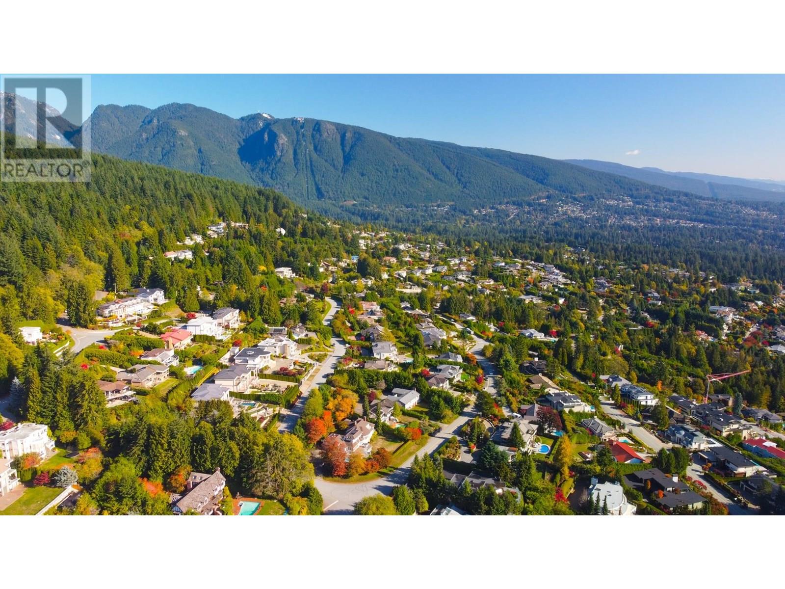 Photo 4 of 1451 Chartwell Drive, West Vancouver BC