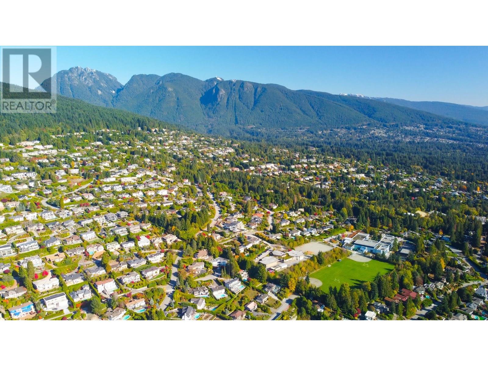 Photo 5 of 1451 Chartwell Drive, West Vancouver BC