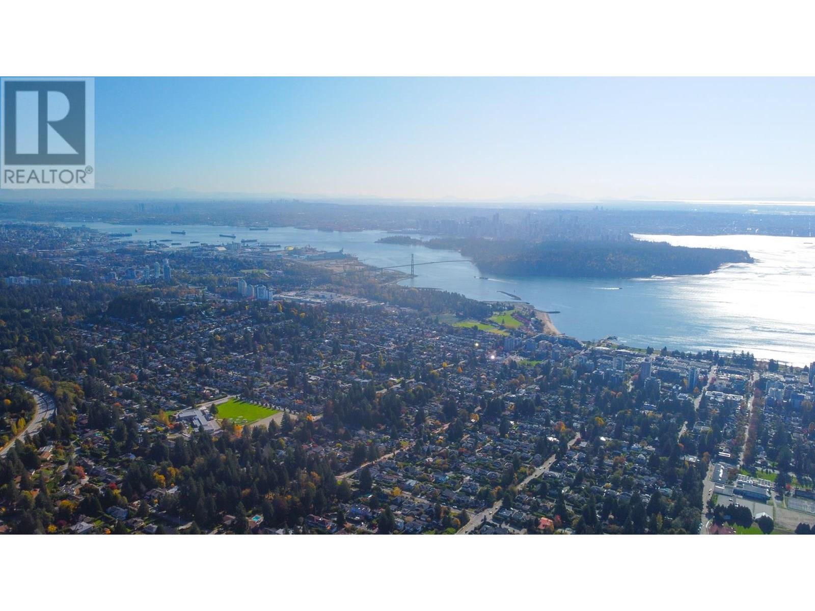 Photo 12 of 1451 Chartwell Drive, West Vancouver BC