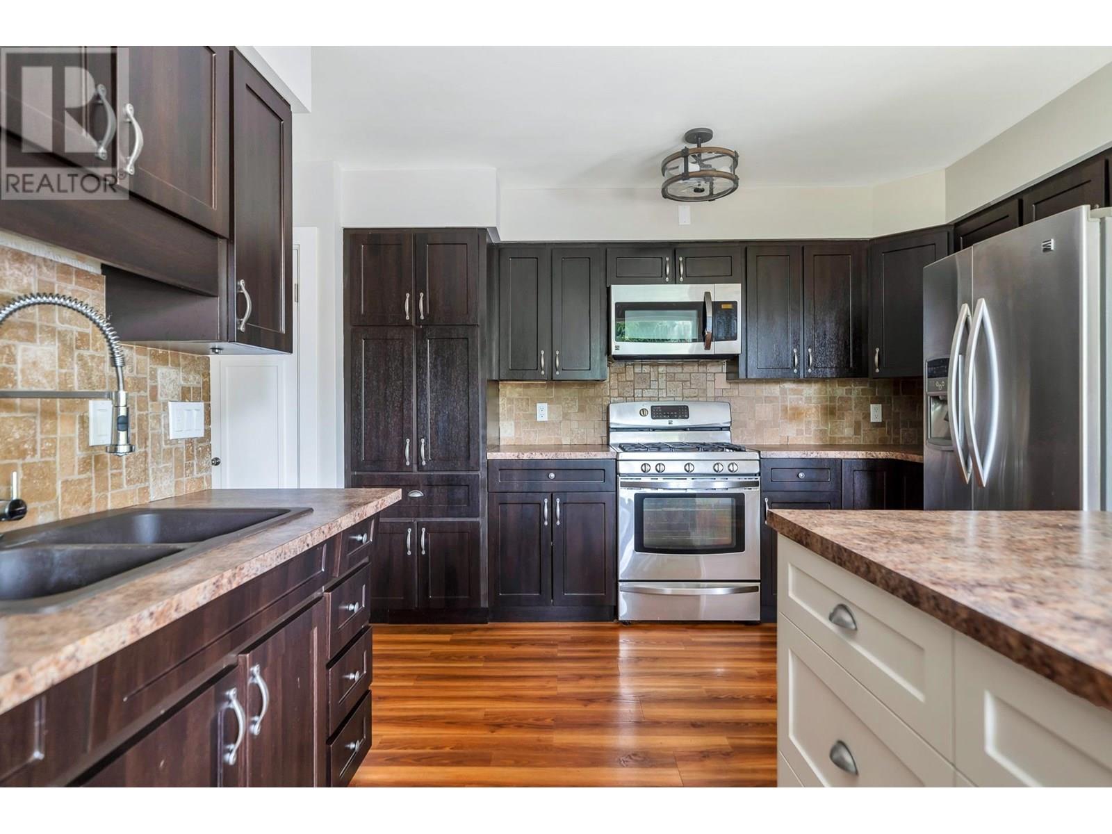 5041 6 Avenue, Delta