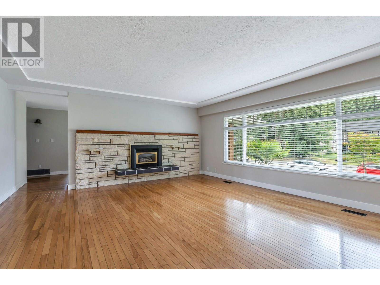 5041 6 Avenue, Delta