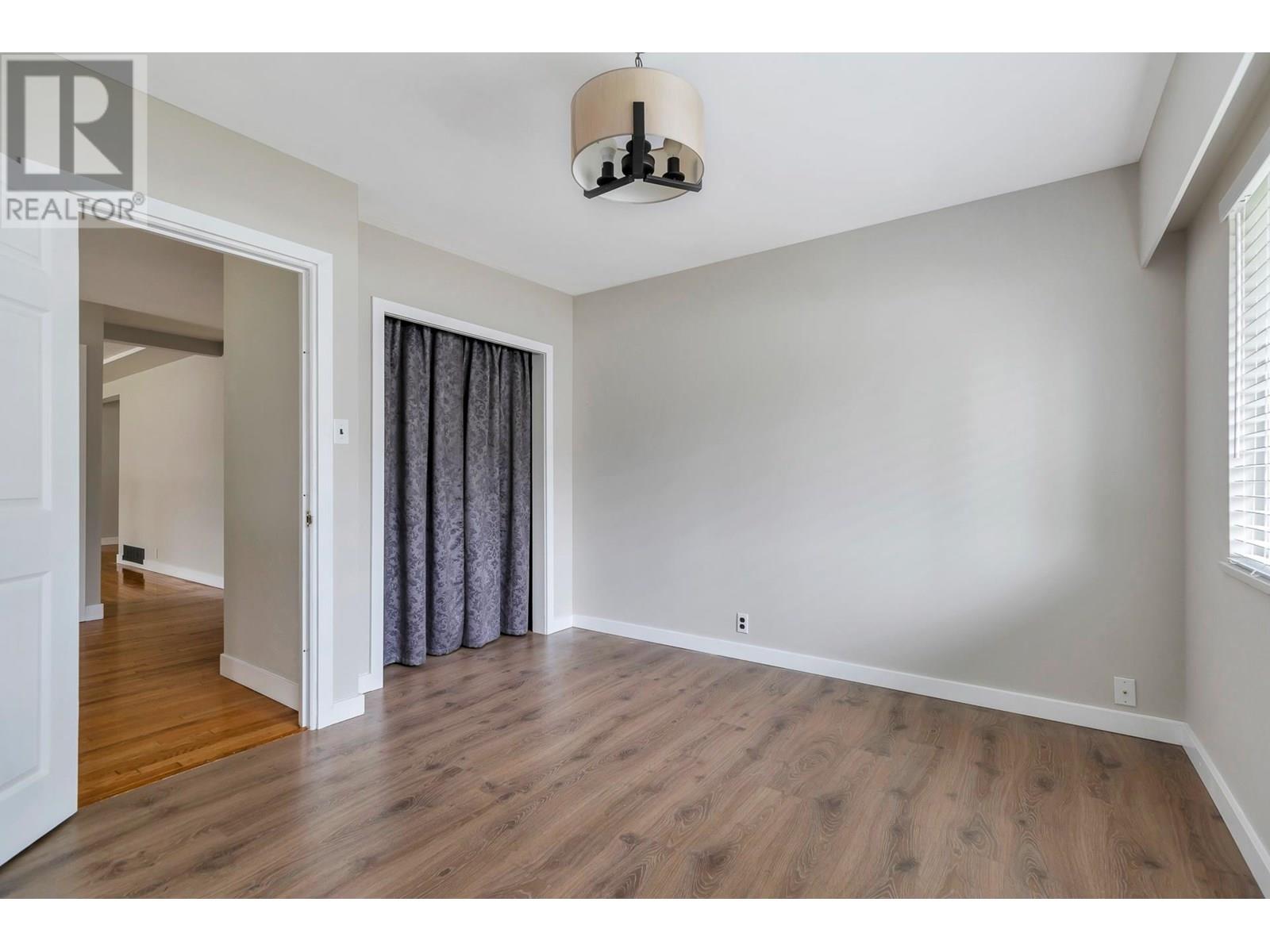 5041 6 Avenue, Delta