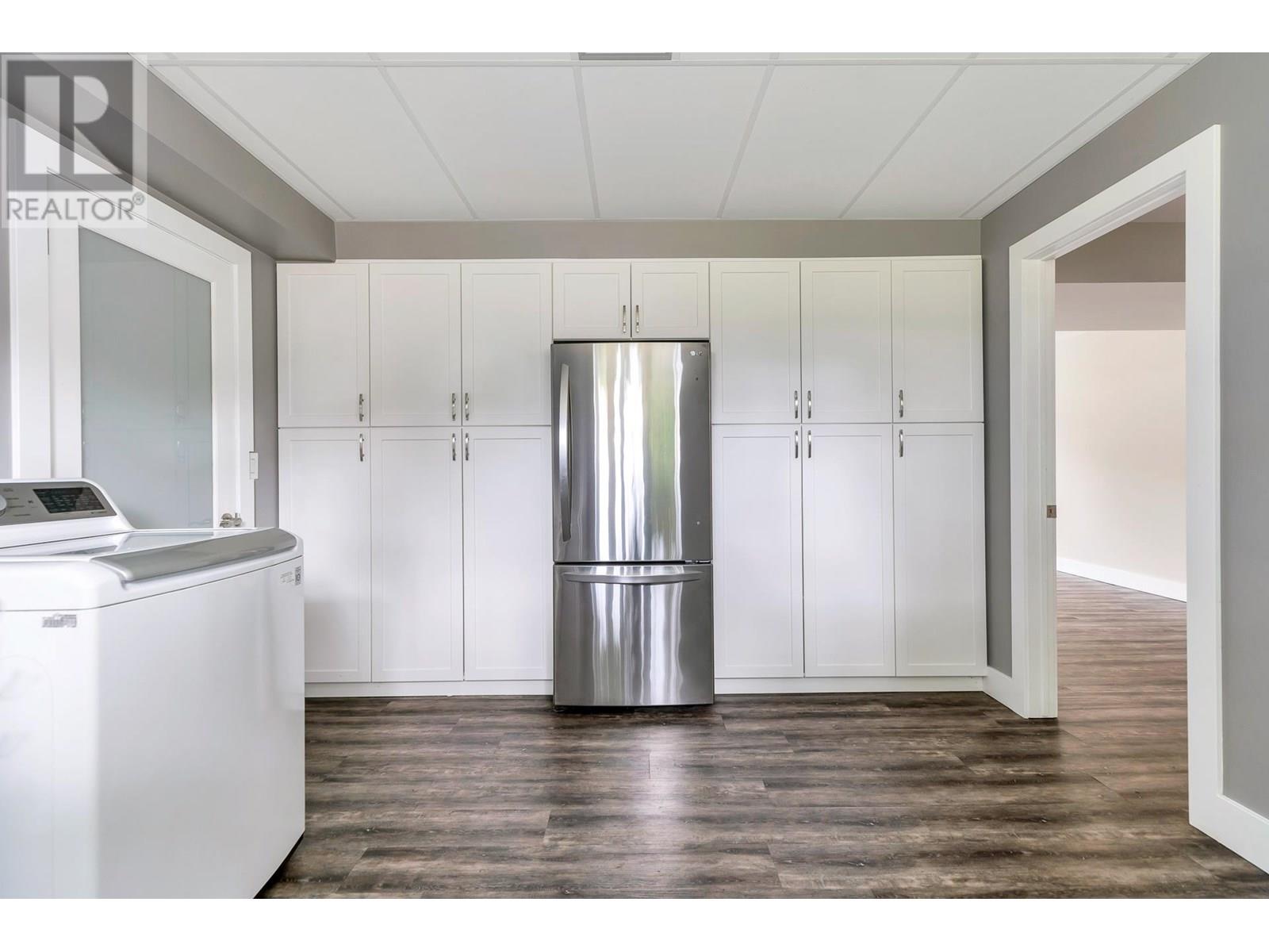 5041 6 Avenue, Delta