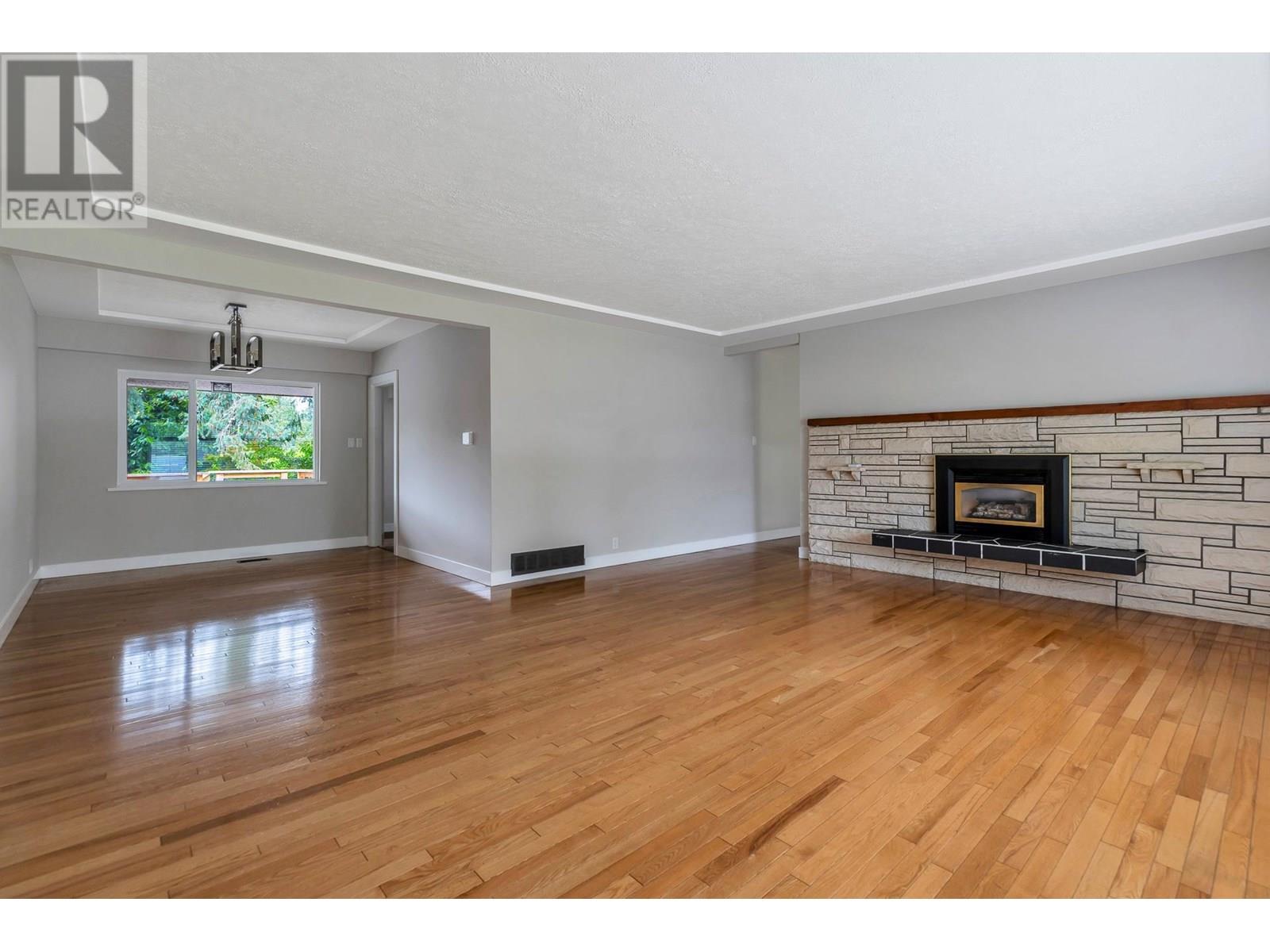 5041 6 Avenue, Delta