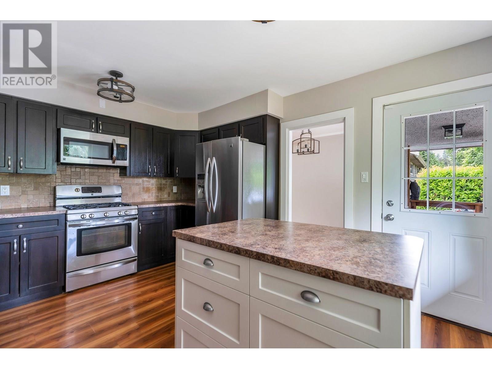 5041 6 Avenue, Delta