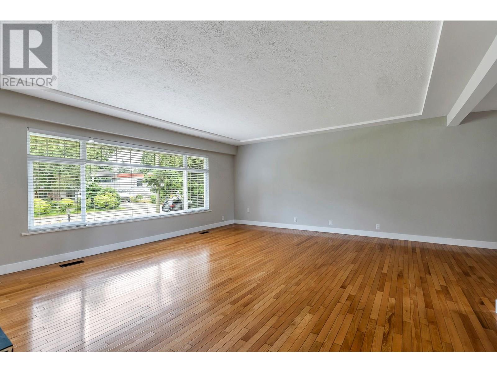 5041 6 Avenue, Delta