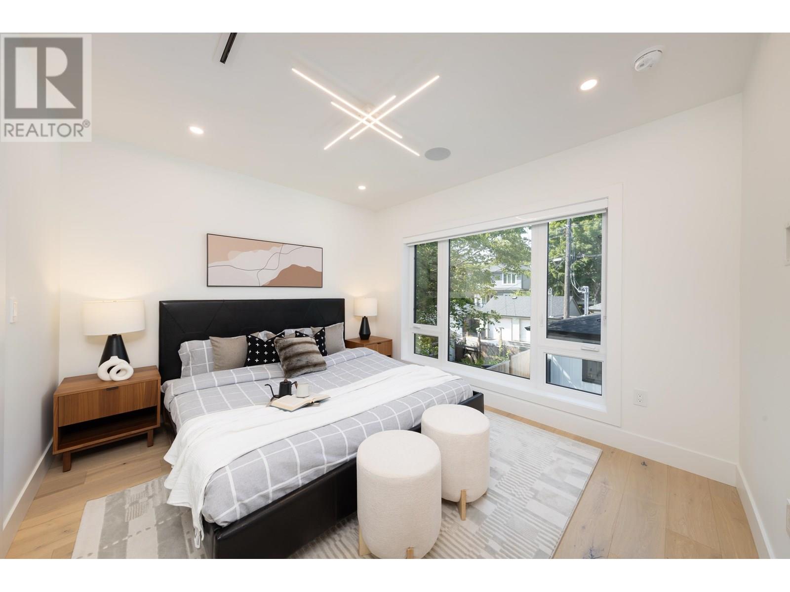 Photo 35 of 3075 Courtenay Street, Vancouver BC