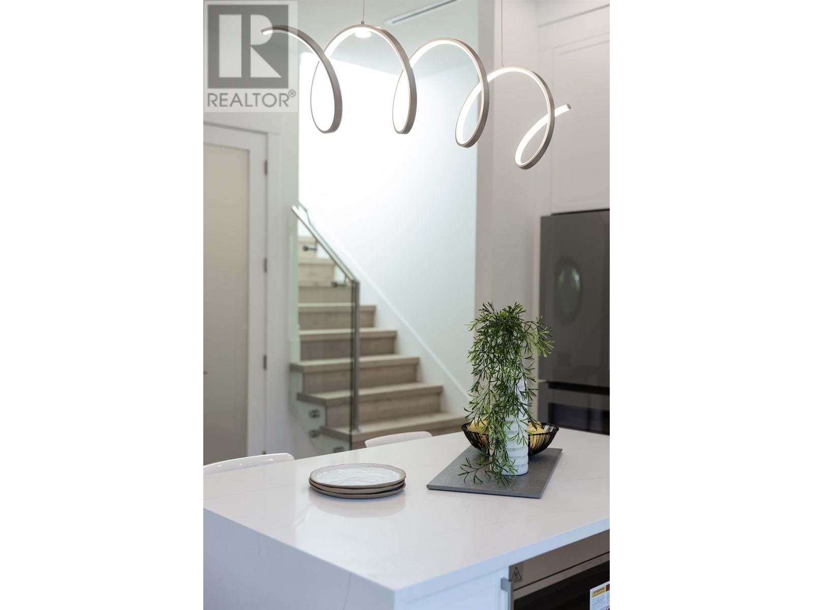 Photo 33 of 3075 Courtenay Street, Vancouver BC