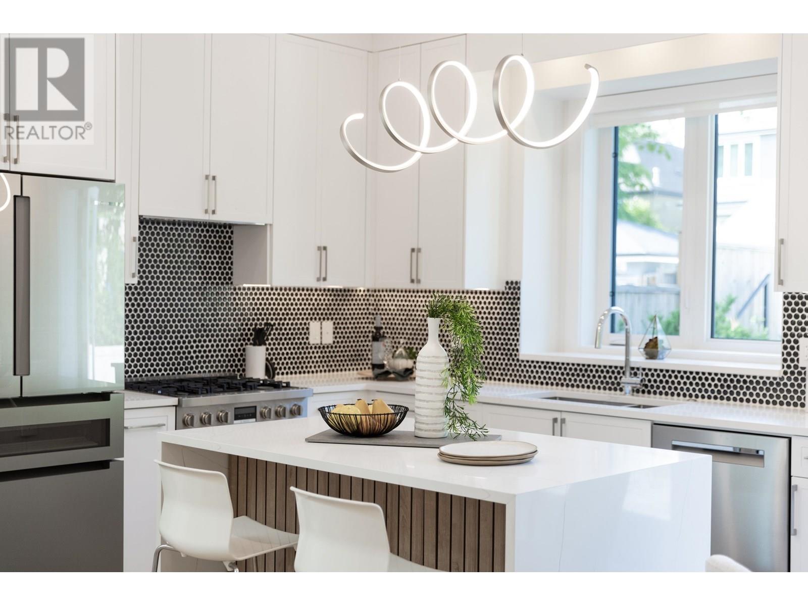 Photo 24 of 3075 Courtenay Street, Vancouver BC