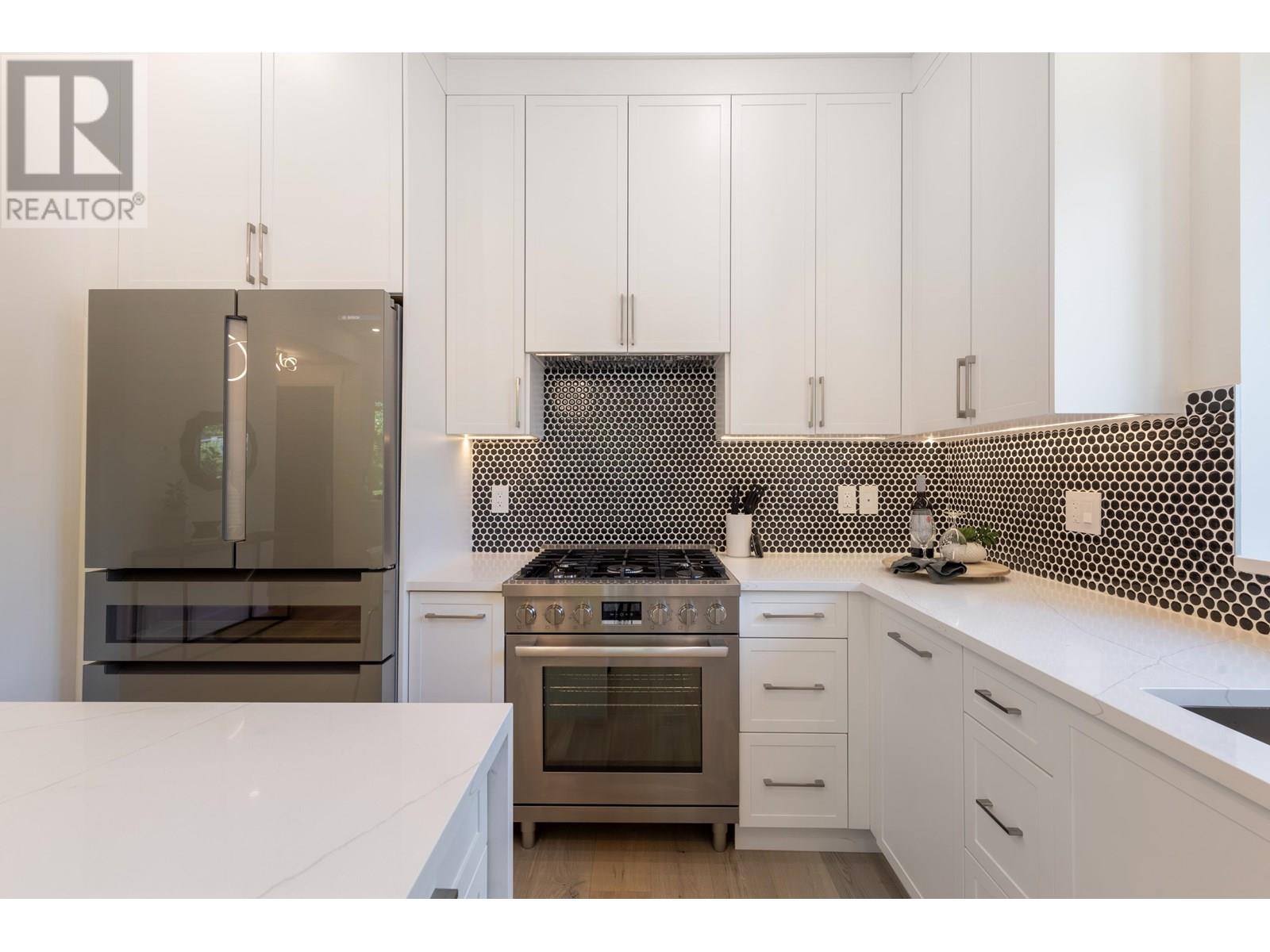 Photo 30 of 3075 Courtenay Street, Vancouver BC