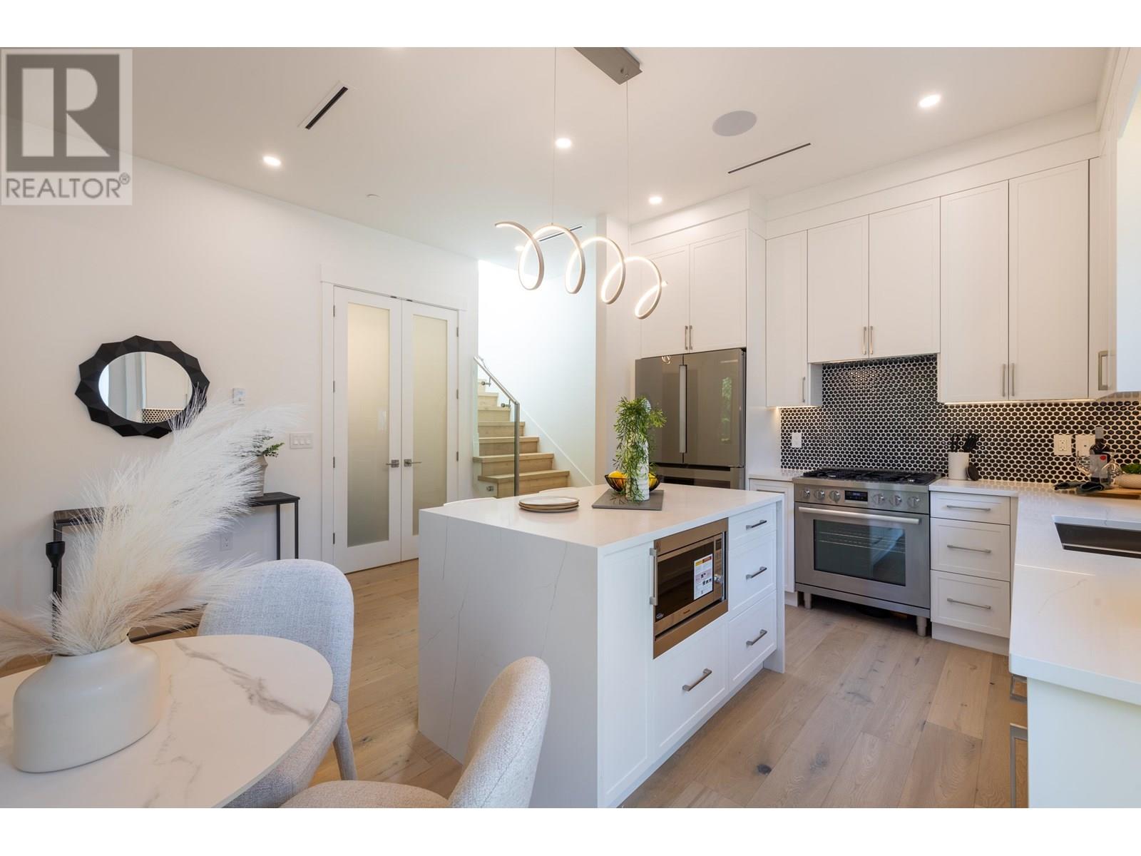Photo 32 of 3075 Courtenay Street, Vancouver BC