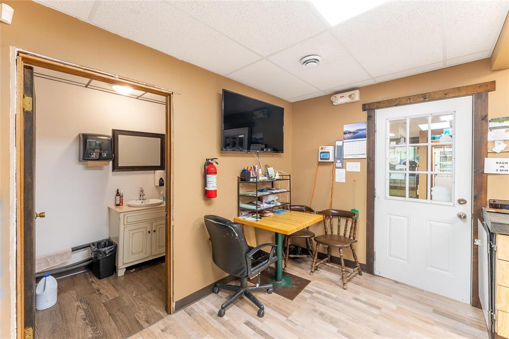 Photo 13 of 724 Park Avenue, Beausejour MB