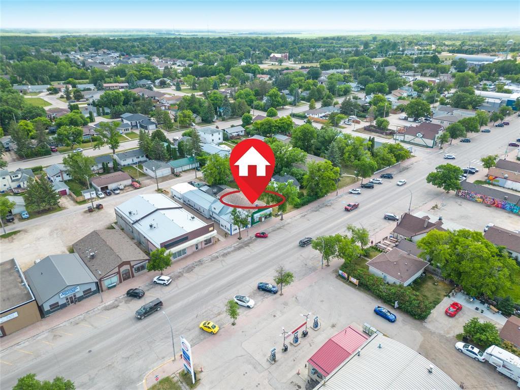 Photo 3 of 724 Park Avenue, Beausejour MB