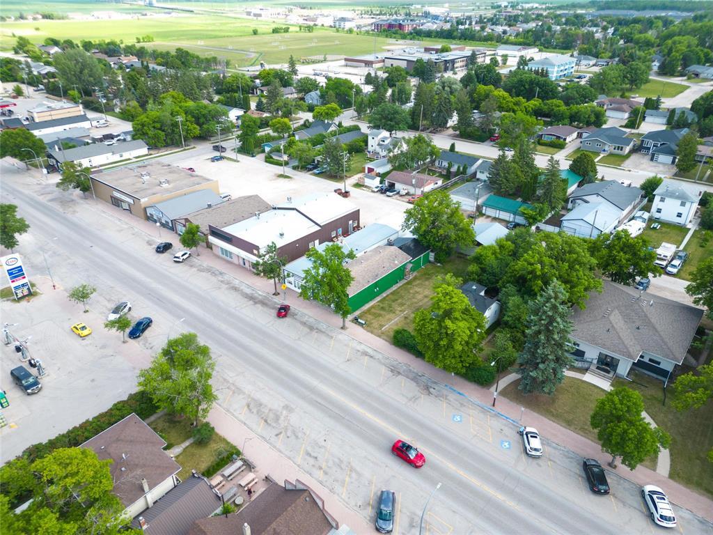 Photo 5 of 724 Park Avenue, Beausejour MB