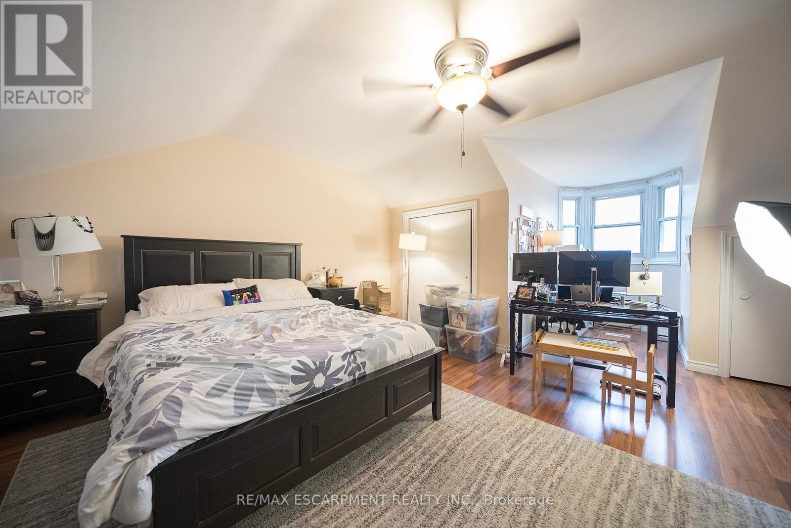 Photo 21 of 142 Grand River Street N, Brant ON