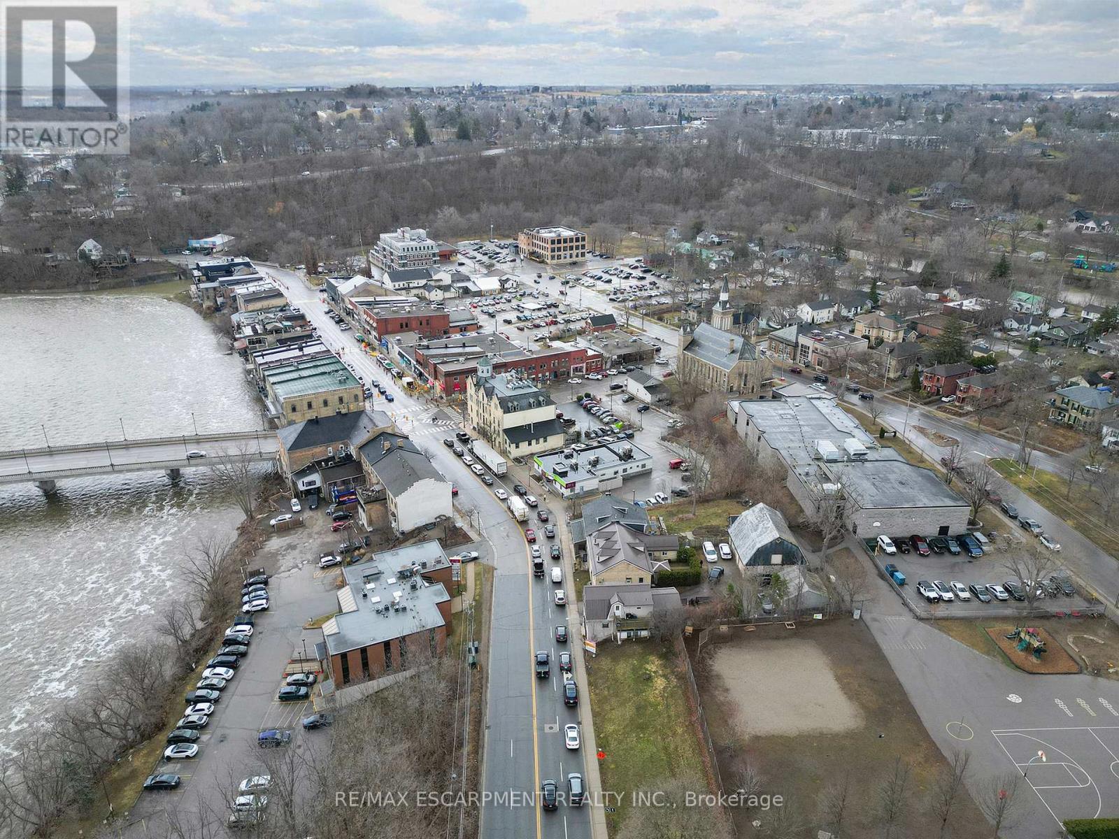 Photo 22 of 142 Grand River Street N, Brant ON