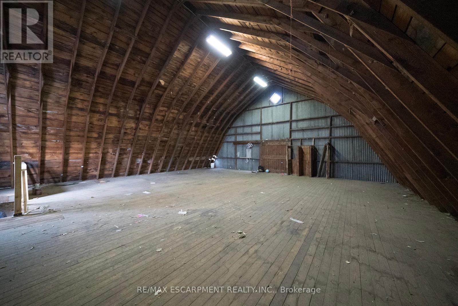 Photo 9 of 142 Grand River Street N, Brant ON