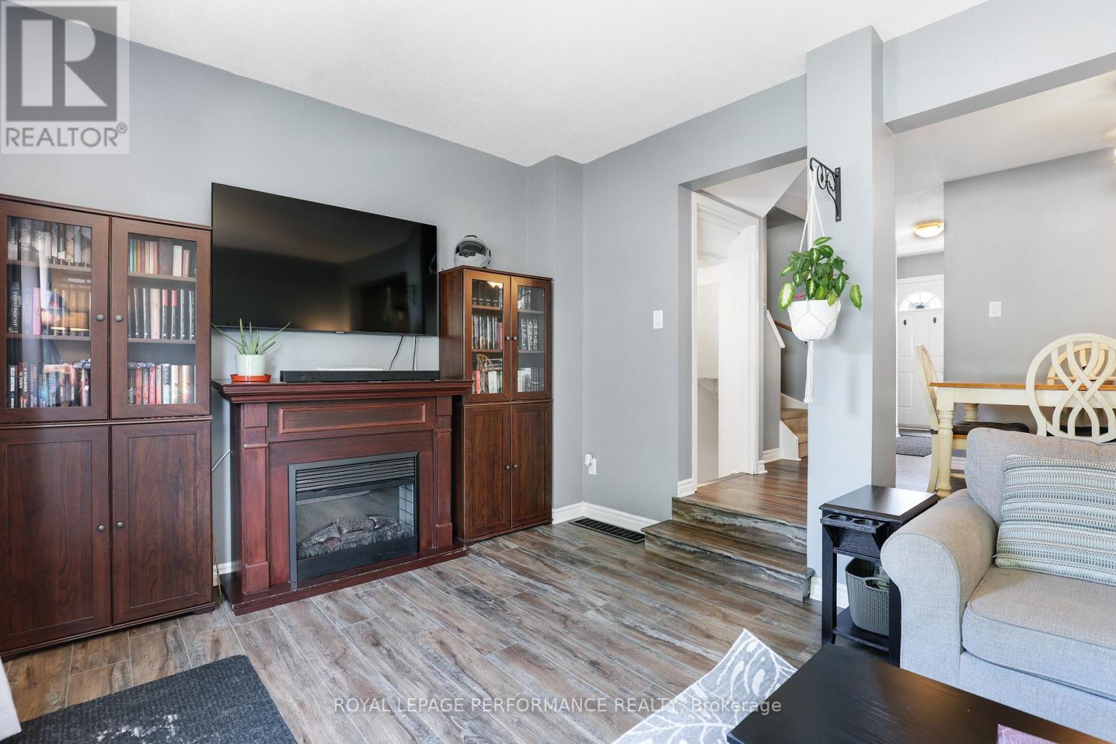 Photo 16 of 1962 Kelden Crescent, Ottawa ON
