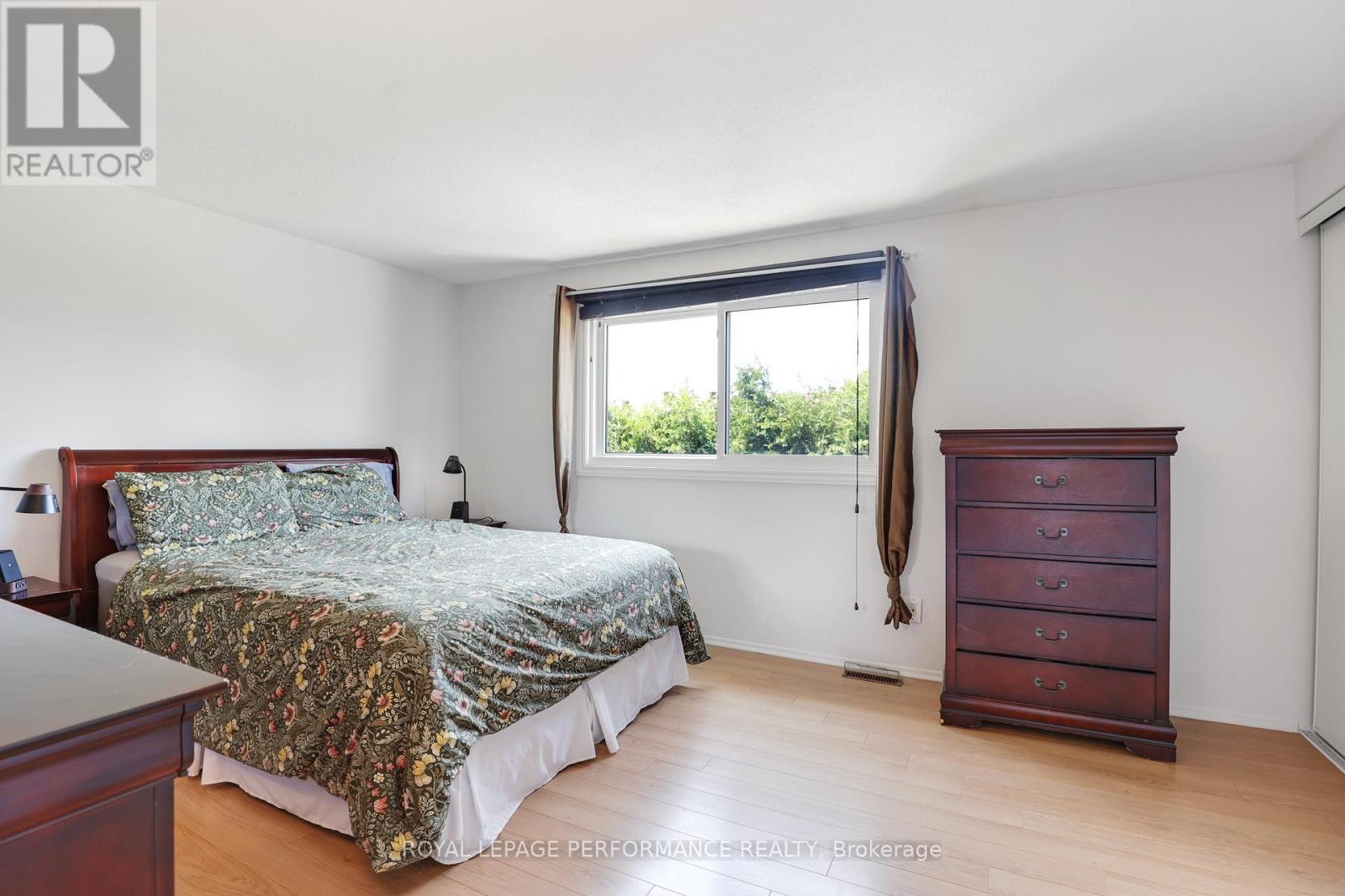 Photo 17 of 1962 Kelden Crescent, Ottawa ON