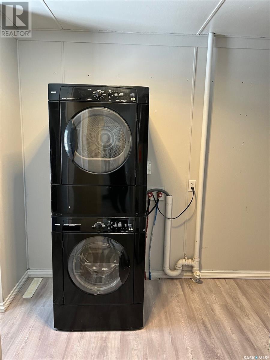 316 5th STREET W - Photo 5 of 16, Carlyle, Saskatchewan