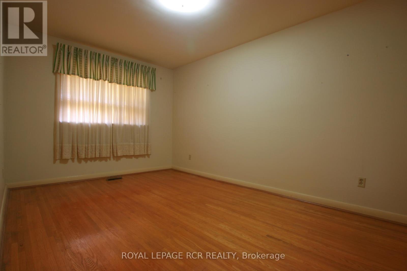 Photo 15 of 69 Neames Crescent, Toronto ON