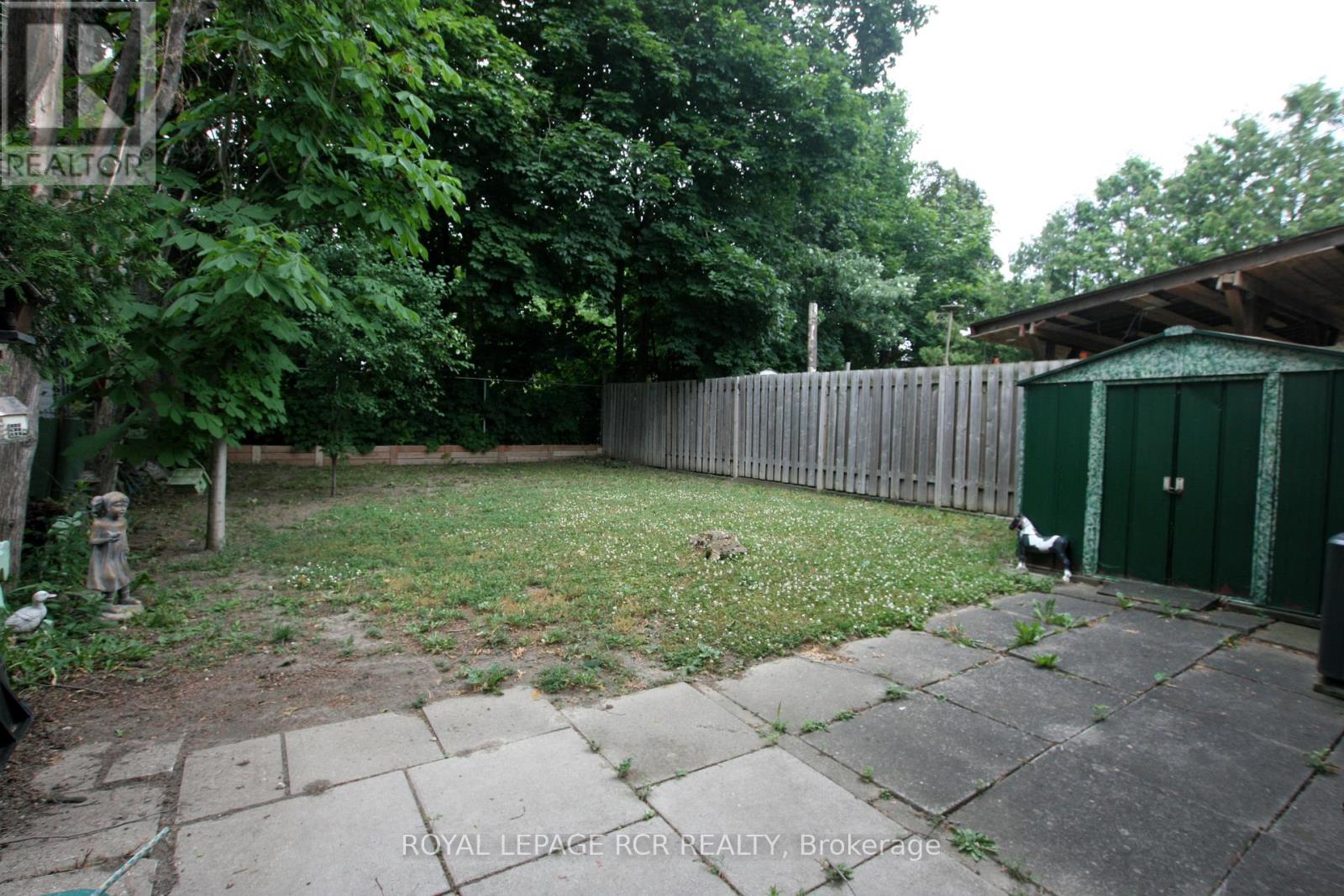 Photo 6 of 69 Neames Crescent, Toronto ON