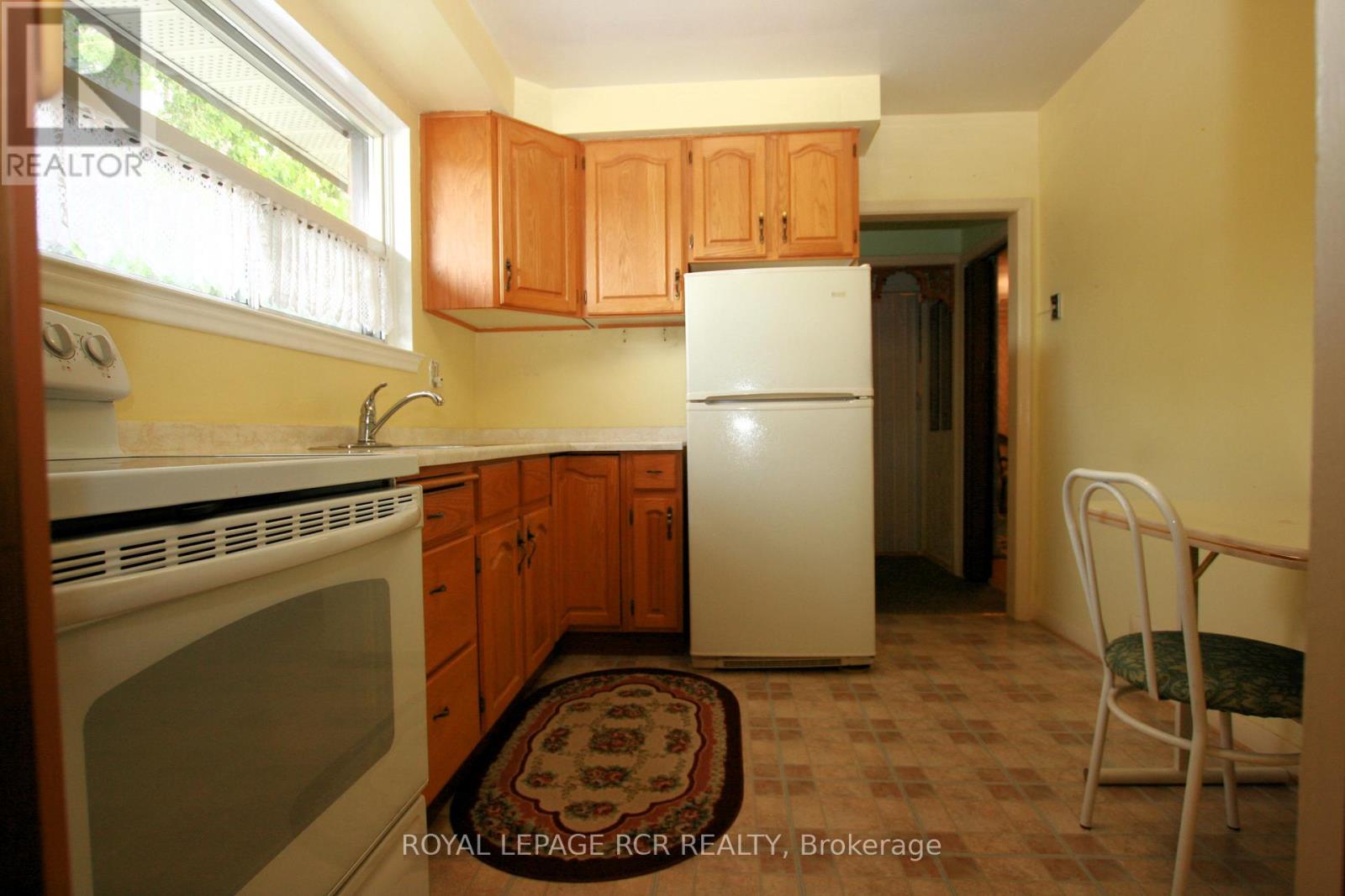 Photo 8 of 69 Neames Crescent, Toronto ON