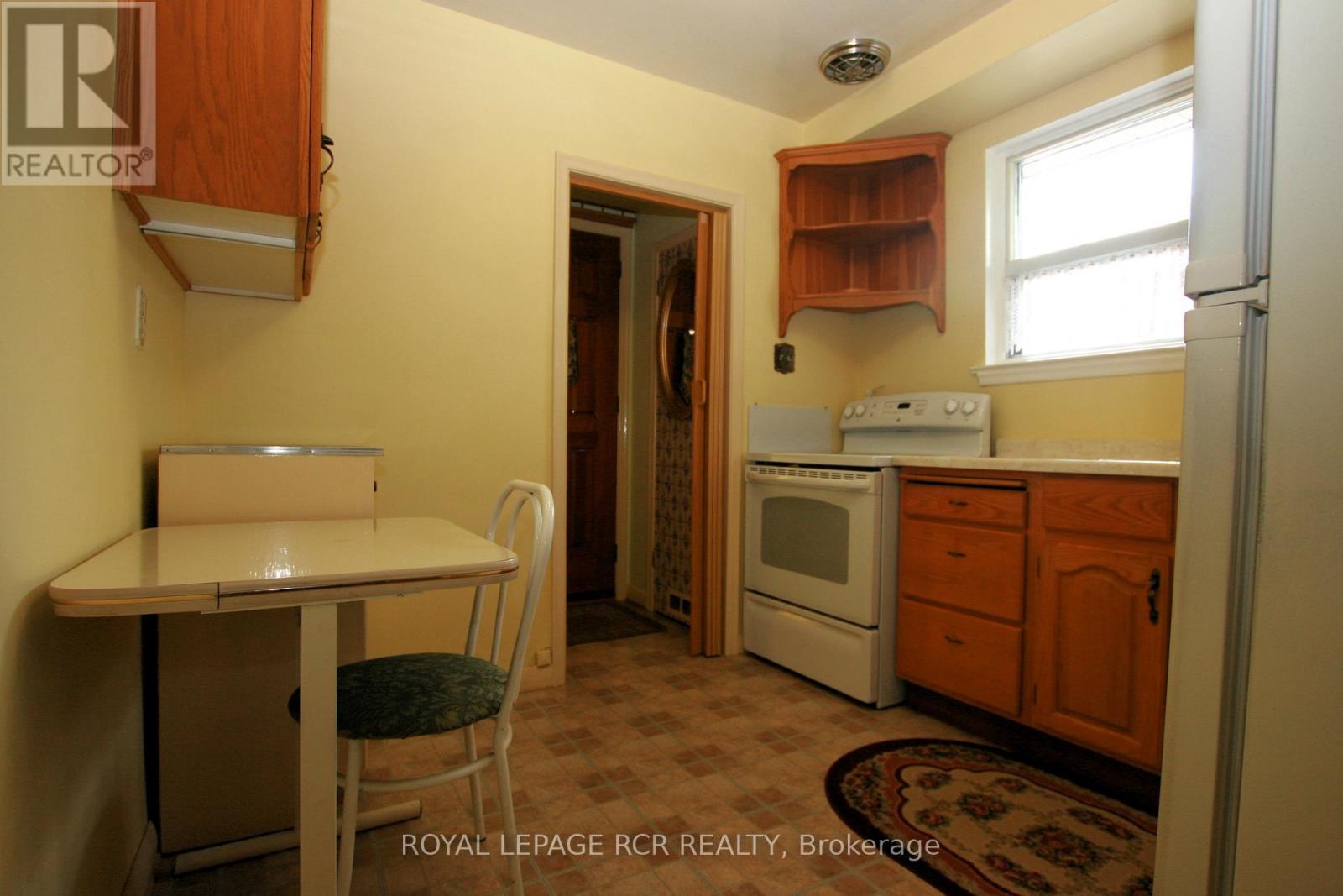Photo 9 of 69 Neames Crescent, Toronto ON