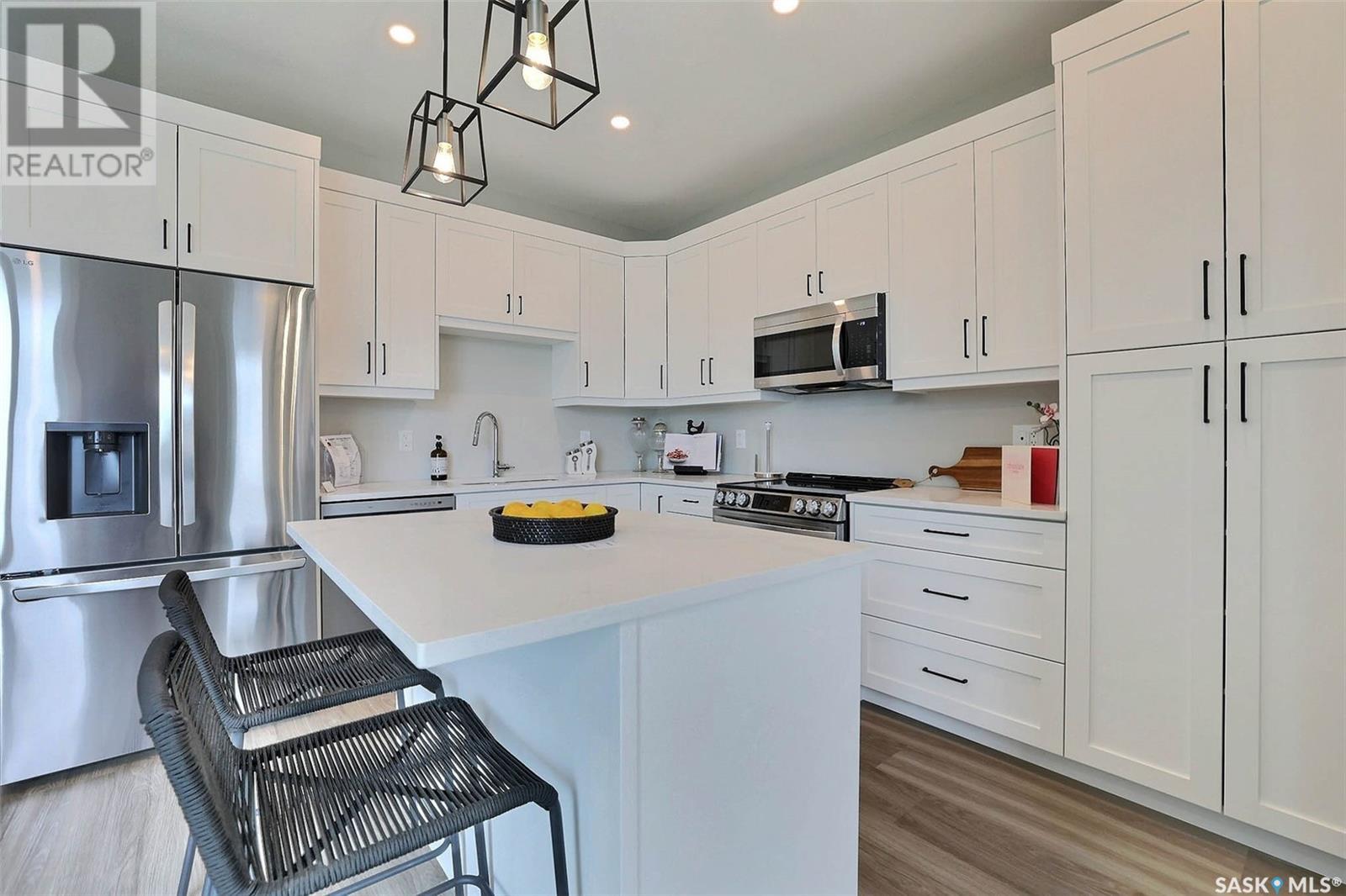 Photo 2 of 3236 Green Water Drive, Regina SK