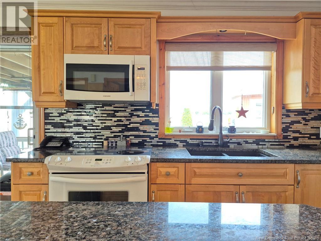 Photo 14 of 25 Bayshore Drive, Bathurst NB