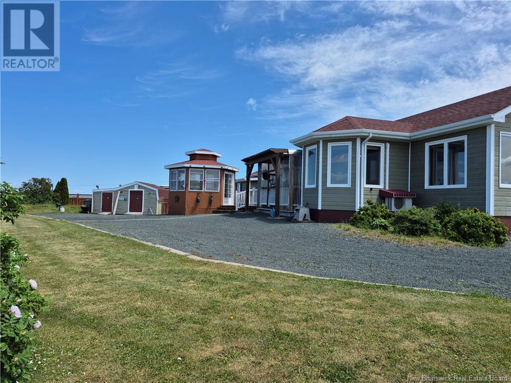 Photo 3 of 25 Bayshore Drive, Bathurst NB