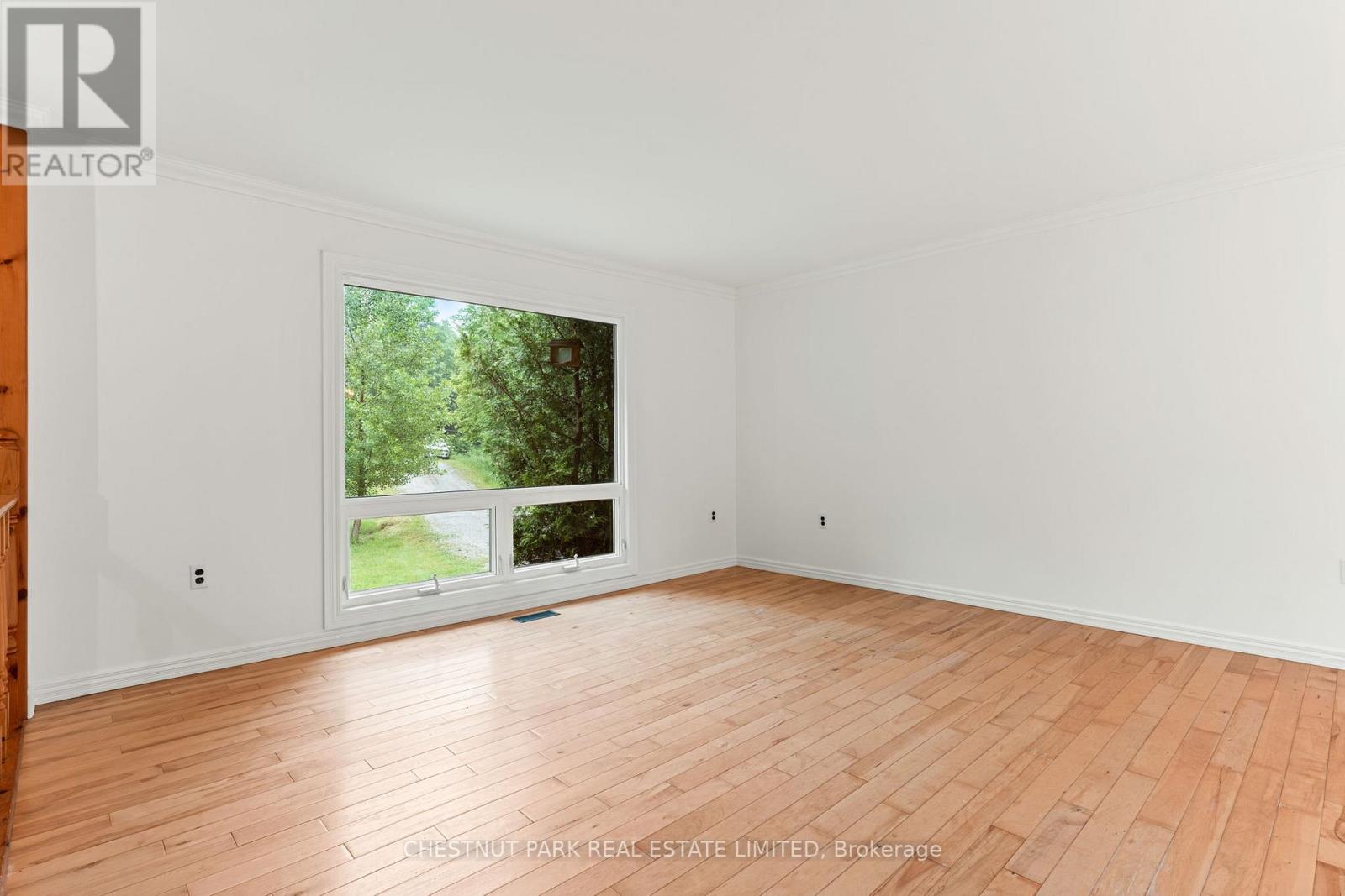 Photo 2 of 4135 Kennisis Lake Road, Dysart Et Al ON