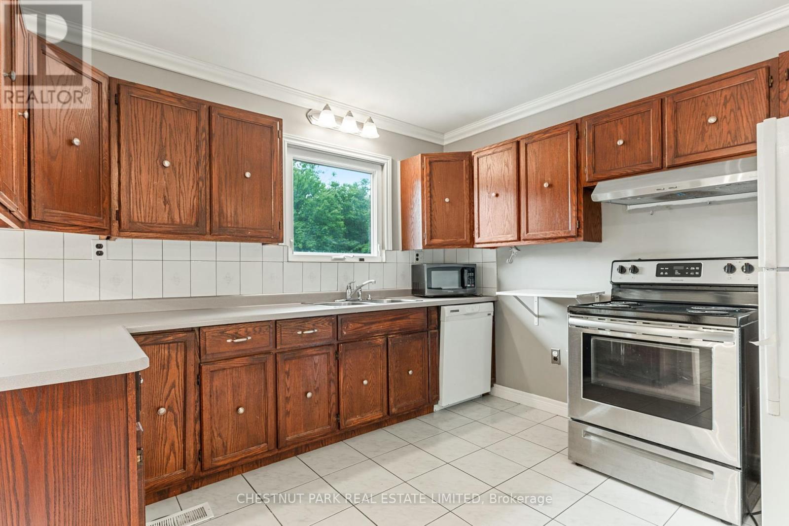 Photo 12 of 4135 Kennisis Lake Road, Dysart Et Al ON