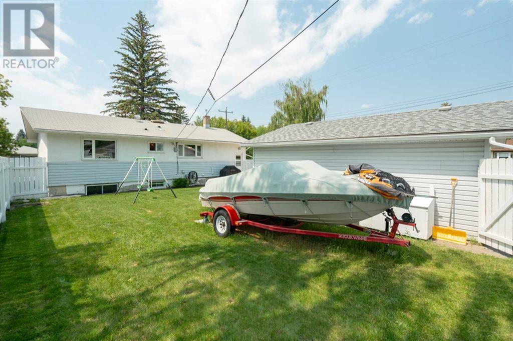Single Family House Bungalow for Sale in  Hollyburn Road SW Haysboro Calgary 