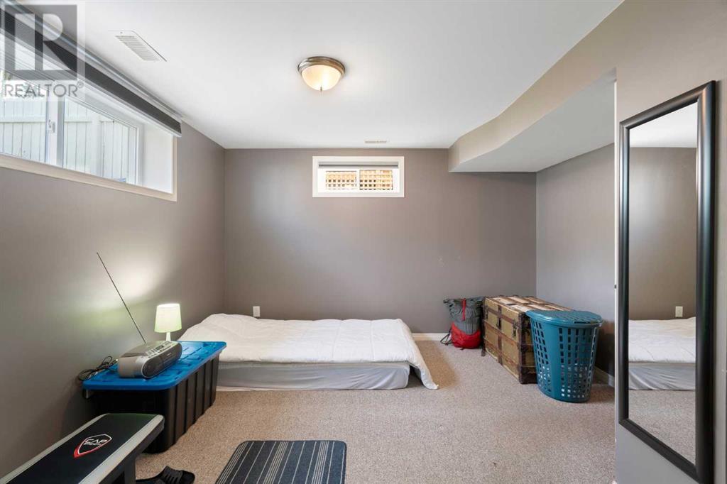 Single Family House Bungalow for Sale in  Hollyburn Road SW Haysboro Calgary 