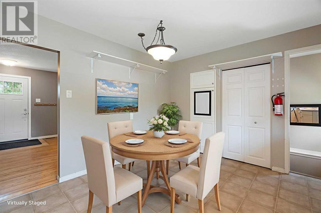 Single Family House Bungalow for Sale in  Hollyburn Road SW Haysboro Calgary 