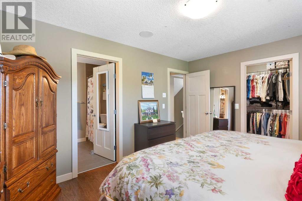Single Family House for Sale in    Avenue NW Montgomery Calgary 