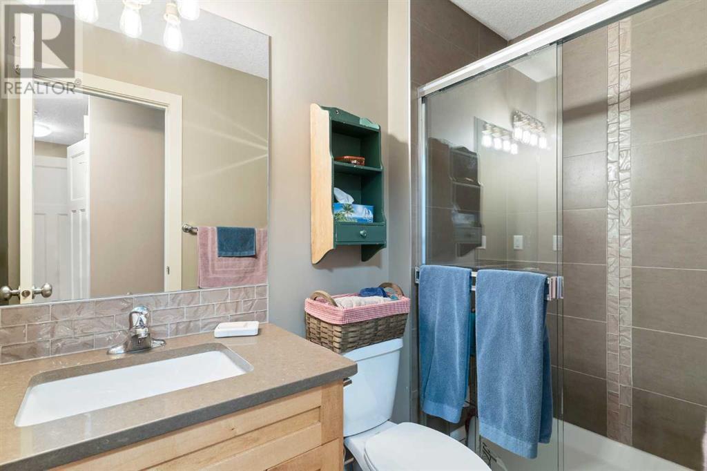 Single Family House for Sale in    Avenue NW Montgomery Calgary 