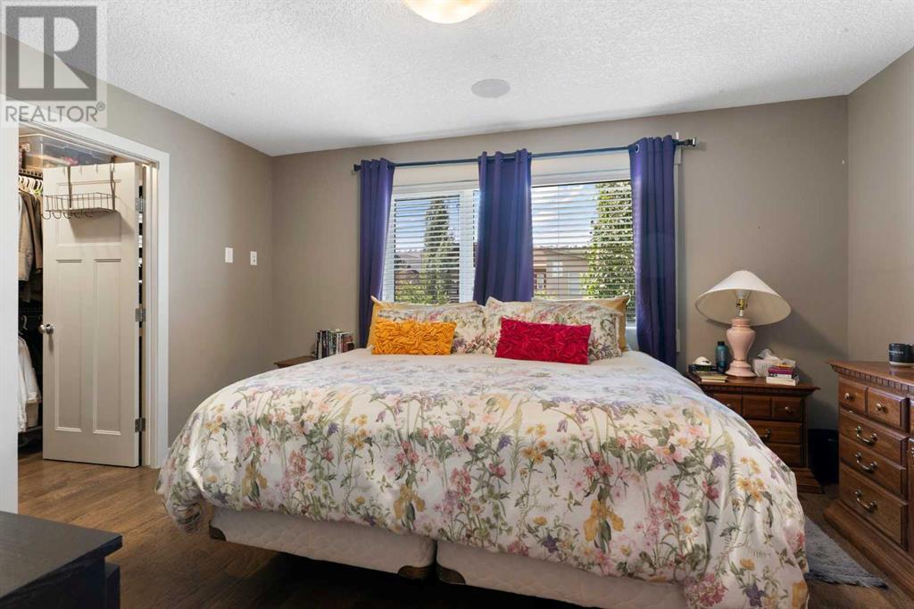 Single Family House for Sale in    Avenue NW Montgomery Calgary 