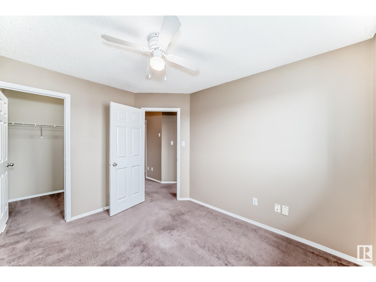Photo 14 of 3018 30 Av Nw, Edmonton AB