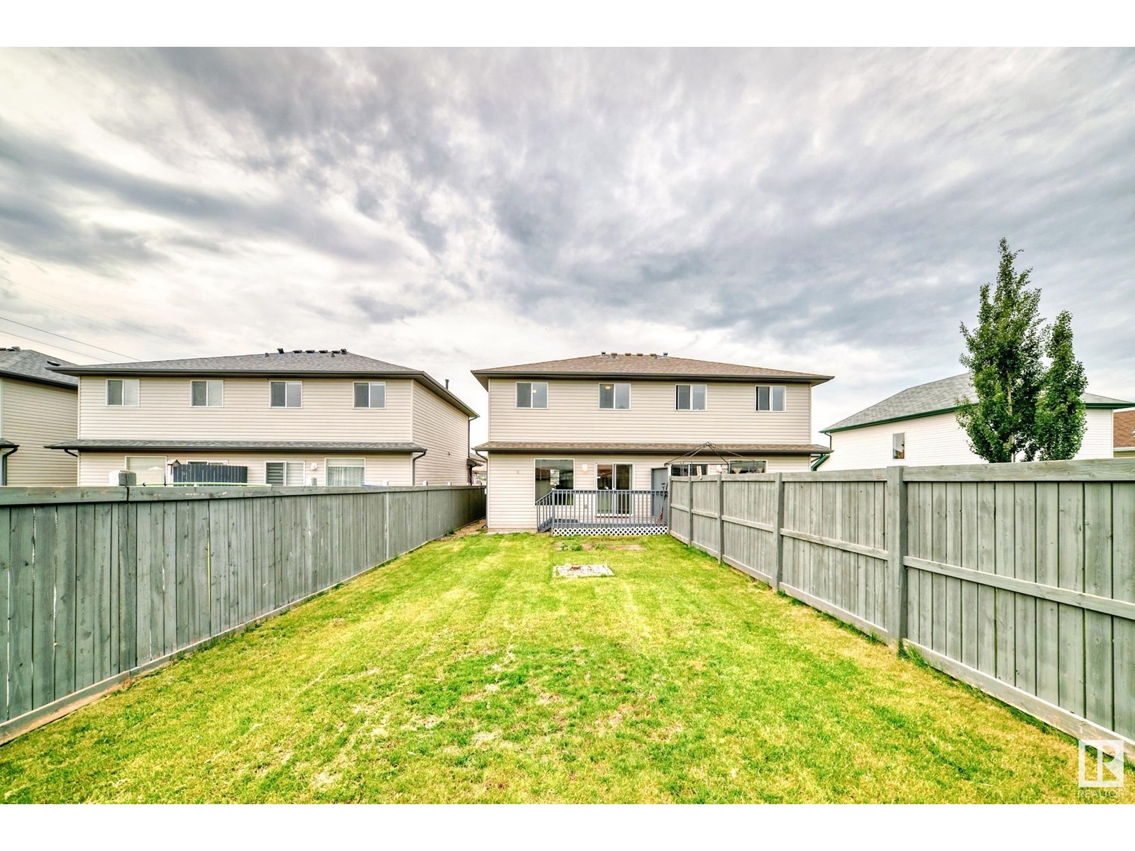 Photo 4 of 3018 30 Av Nw, Edmonton AB