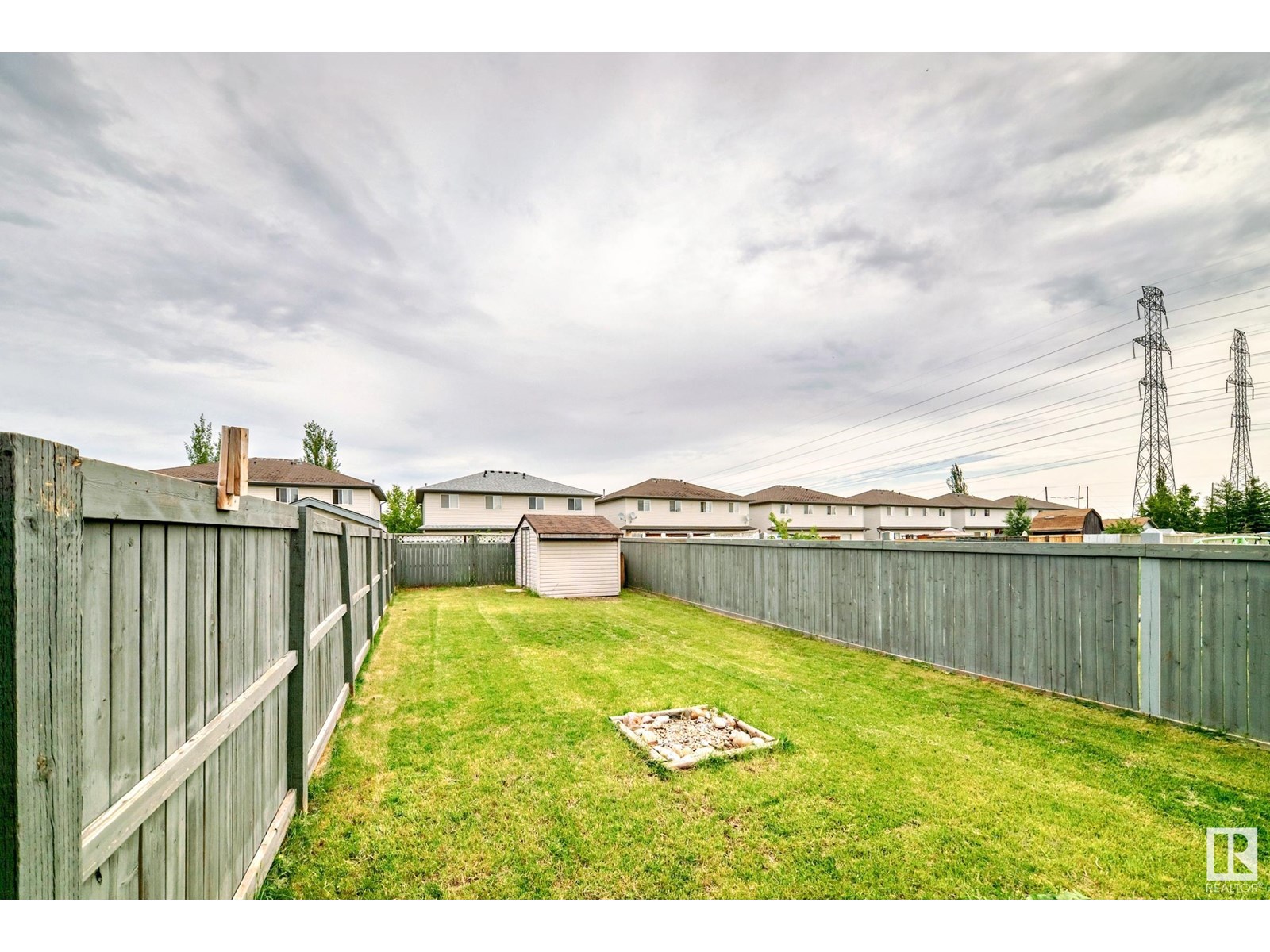 Photo 8 of 3018 30 Av Nw, Edmonton AB