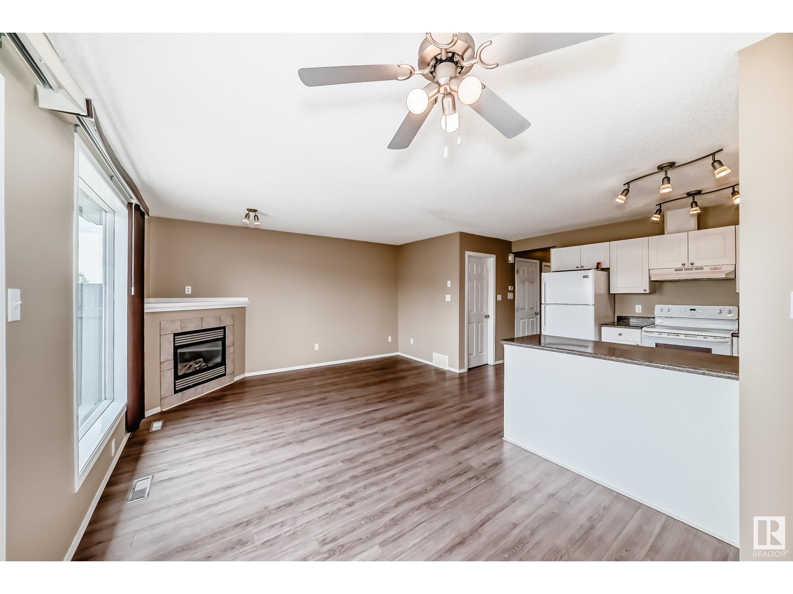 Photo 22 of 3018 30 Av Nw, Edmonton AB