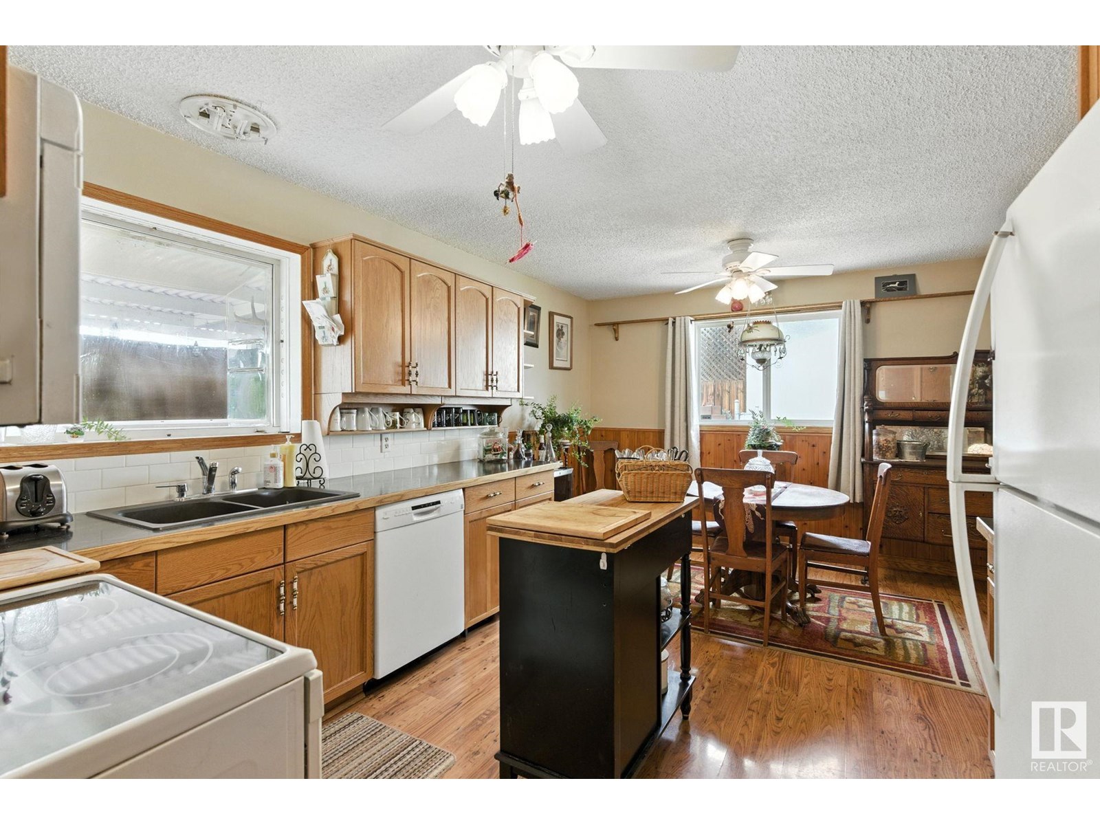 Photo 17 of 9608 98 A St, Morinville AB